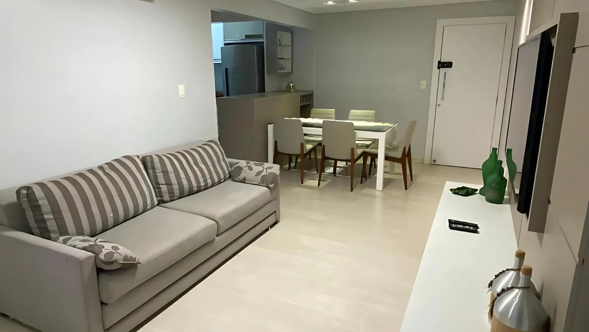 Apto Almeida E Moraes Quadra Do Mar Bc Balneario Camboriu Apartment