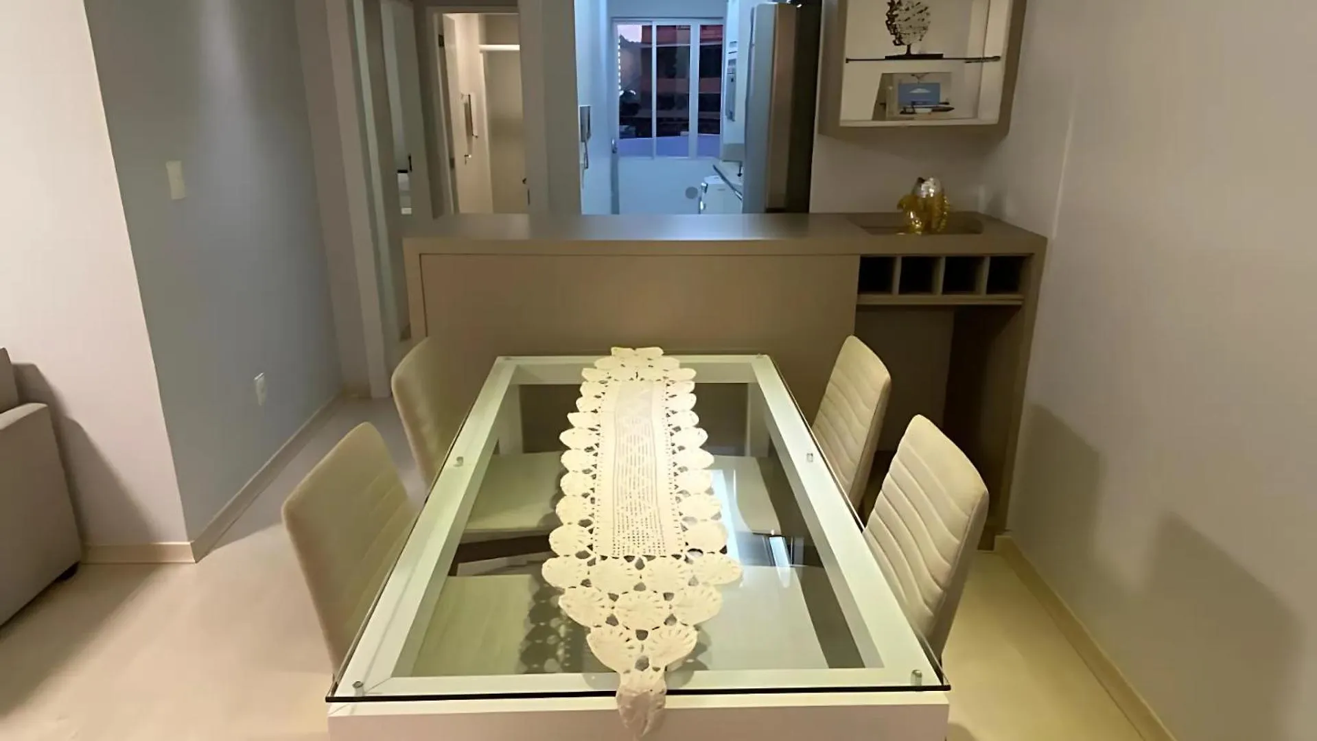 Apartamento 2 dormitórios próximo Mar Balneário Camboriú Brasil