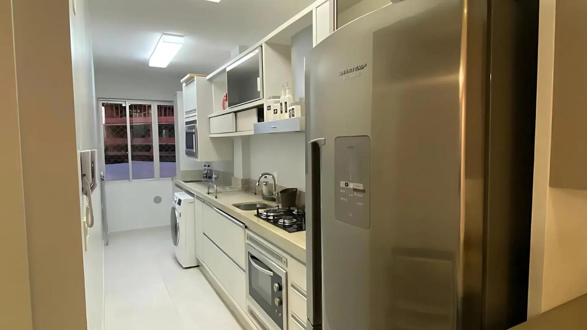 Apartamento 2 dormitórios próximo Mar Balneário Camboriú 0*,  Brasil